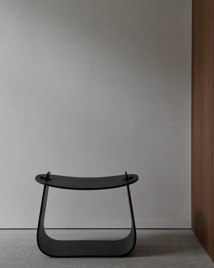Harry chair, Dark stained oak Massproductions