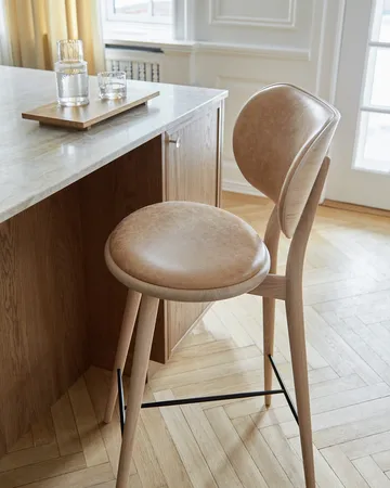 Mater High Stool Backrest barstool low - leather natural, matt varnished oak stand - Mater