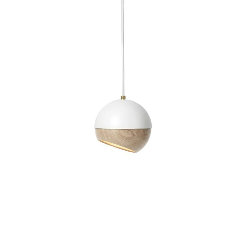 Ray pendant lamp, white, medium, oak detail on screen Mater