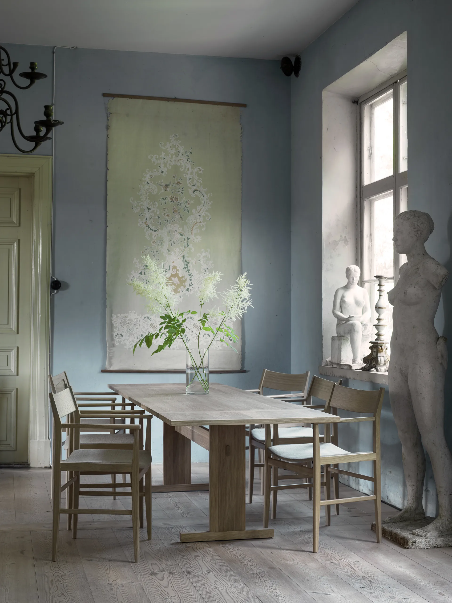 Arv dining table 200x85 cm, White pigmented matte lacquered oak Mavis