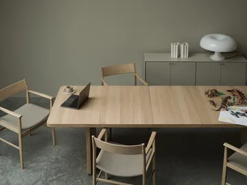Siza armchair - White pigmented oak-linen seat - Mavis