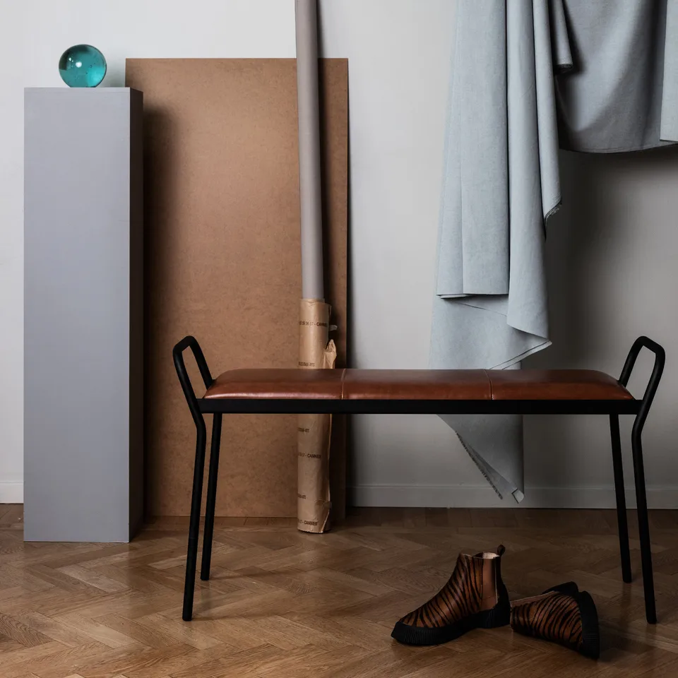 Anytwo stool, Black-vintage cognac Maze