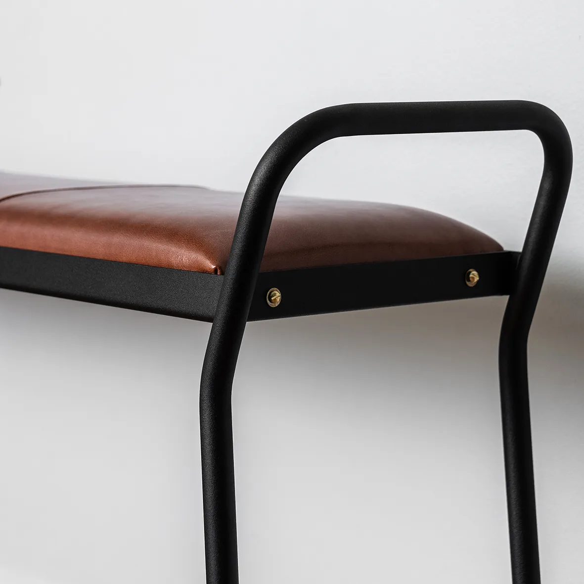 Anytwo stool, Black-vintage cognac Maze
