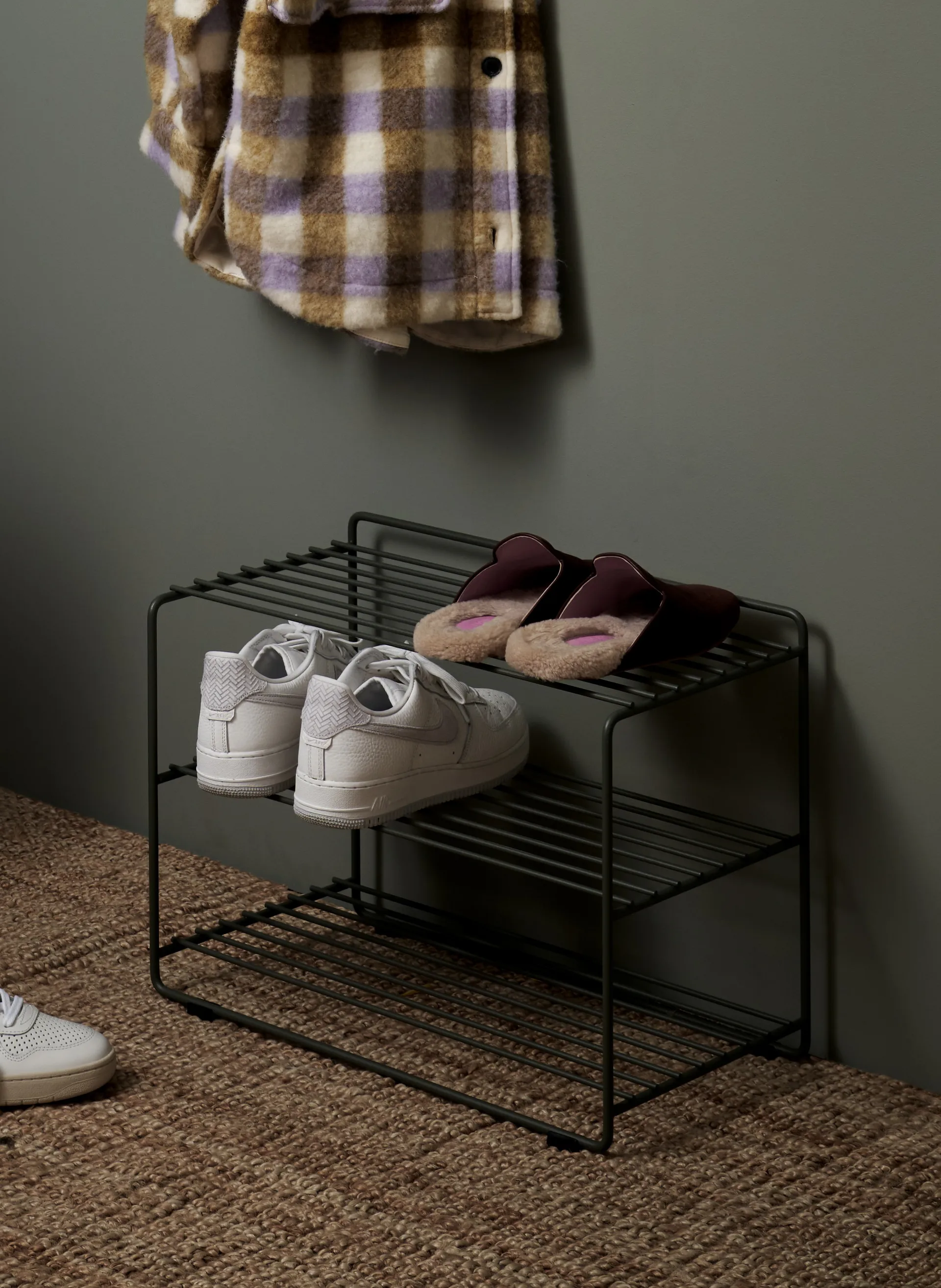 Downtown shoe shelf, Green Maze