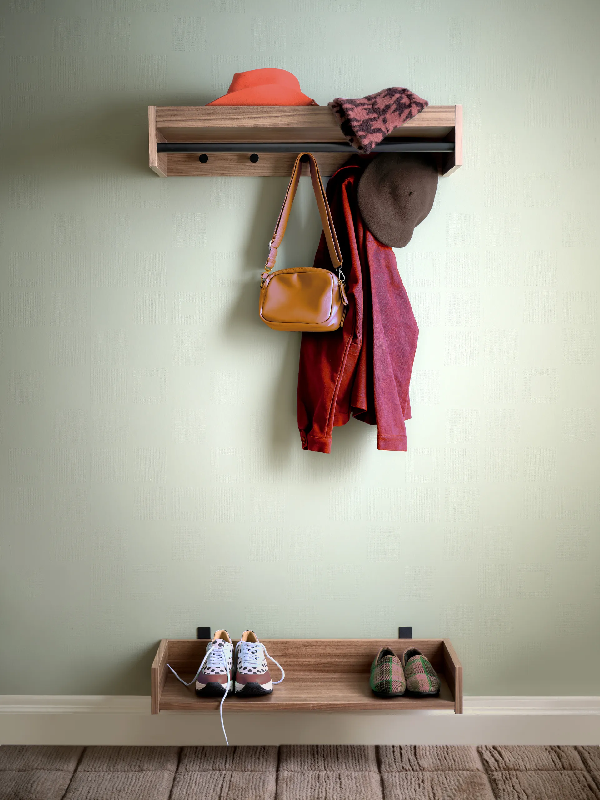 Gentle coat rack, Walnut, 78x15x32 cm Maze