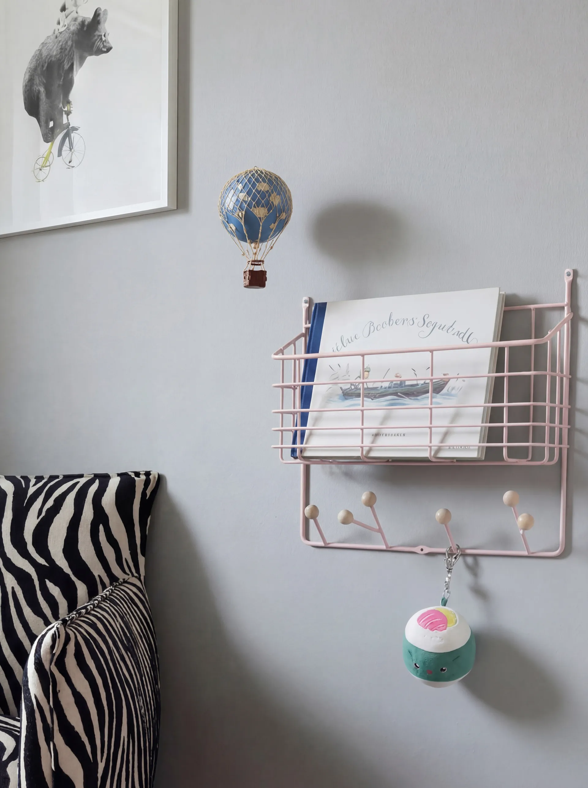 Middle shelf junior, Pale pink, 38.6x35.2x8.6 cm Maze