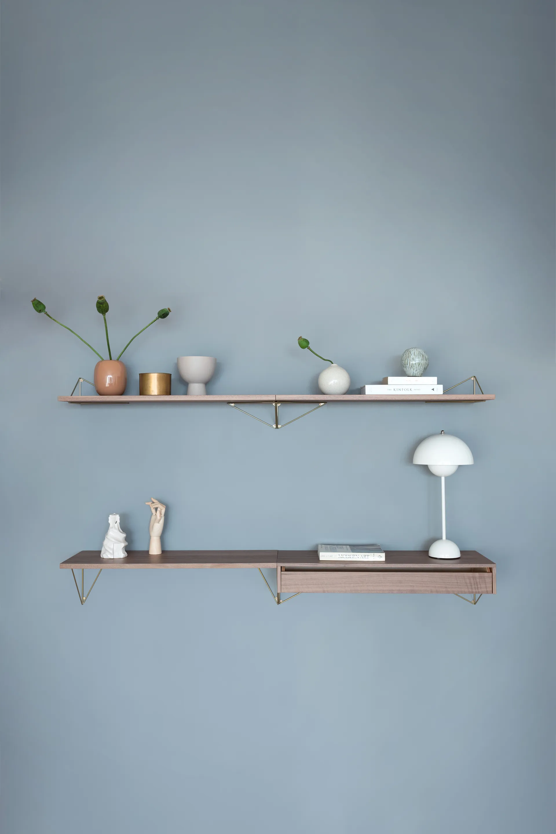 Pythagoras Bundle D shelving system walnut-brass,  Maze