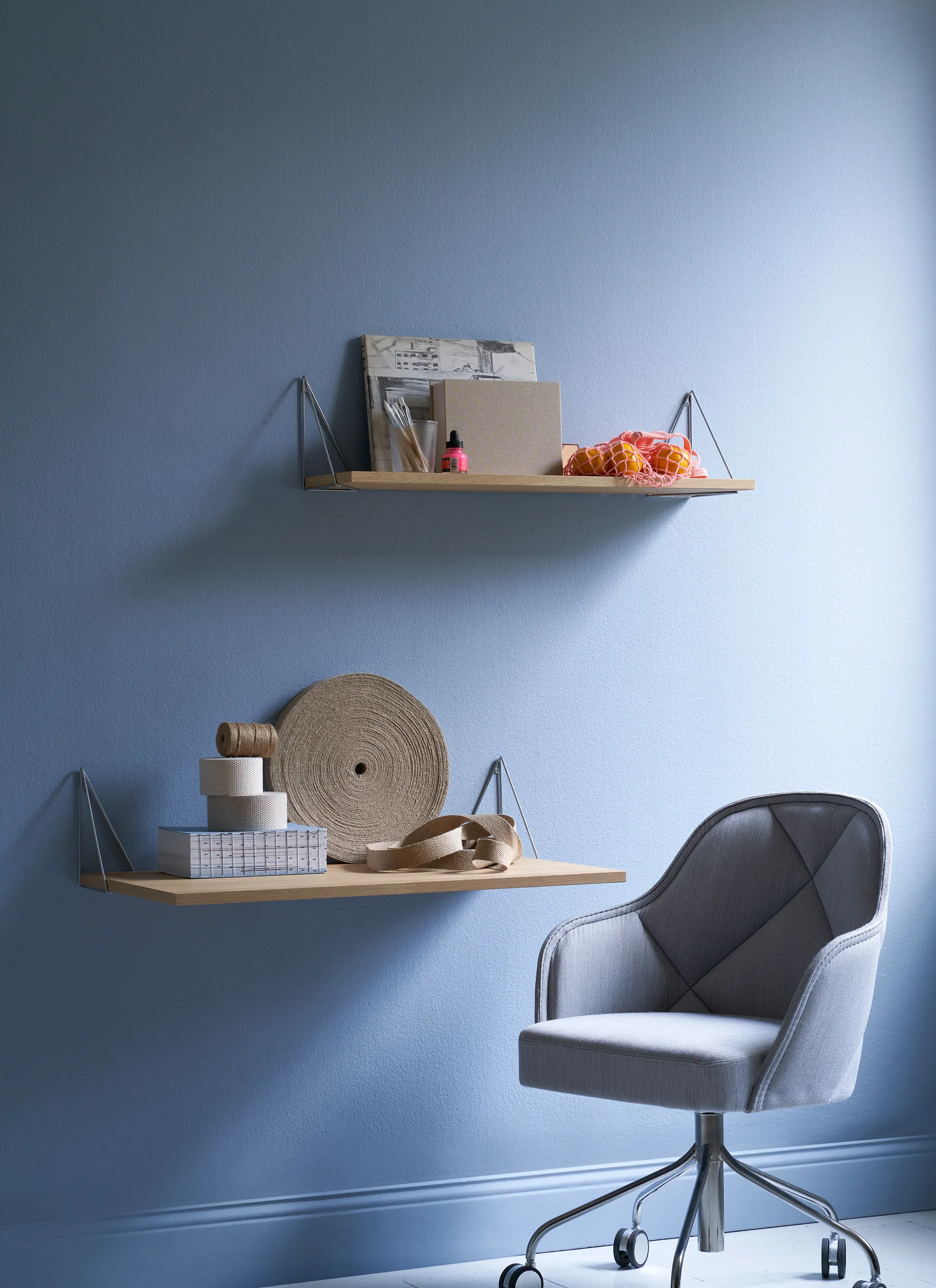 Pythagoras shelf, oak-chrome, 20x80 cm,  Maze