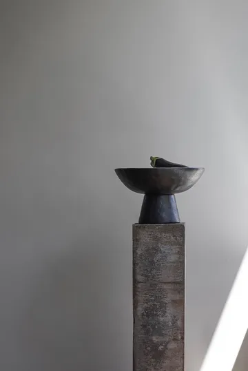 By Hand bowl on foot Ø31.5x20 cm - Off-white - Mette Ditmer