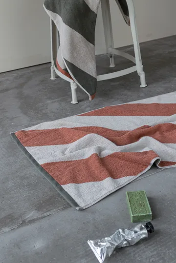 Diagonal bath mat 50x80 cm - Brick - Mette Ditmer