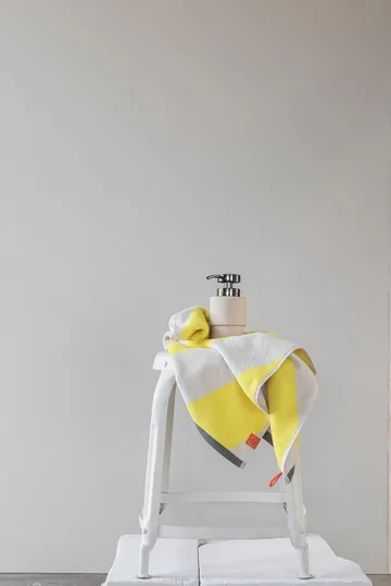 Diagonal towel - Yellow, 70x133 cm. - Mette Ditmer