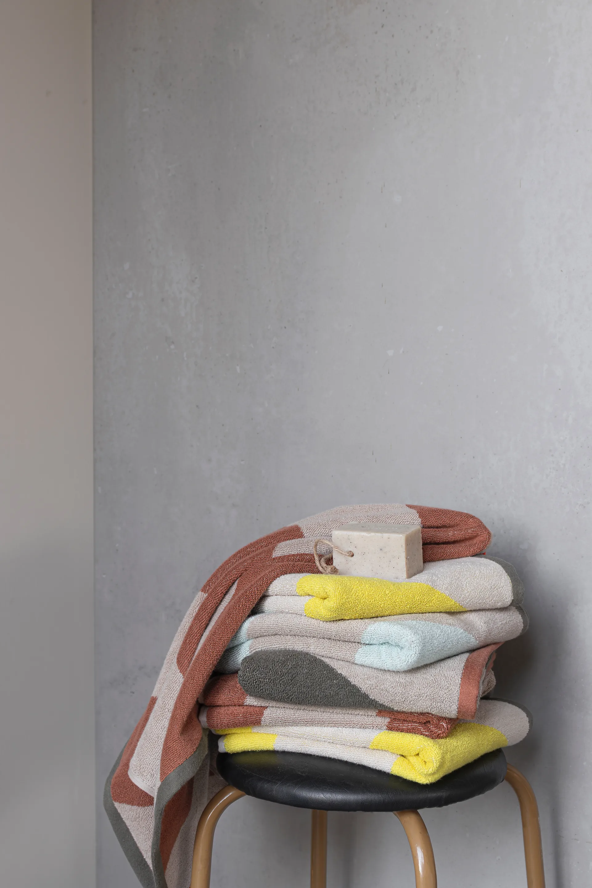 Diagonal towel, Yellow, 70x133 cm. Mette Ditmer