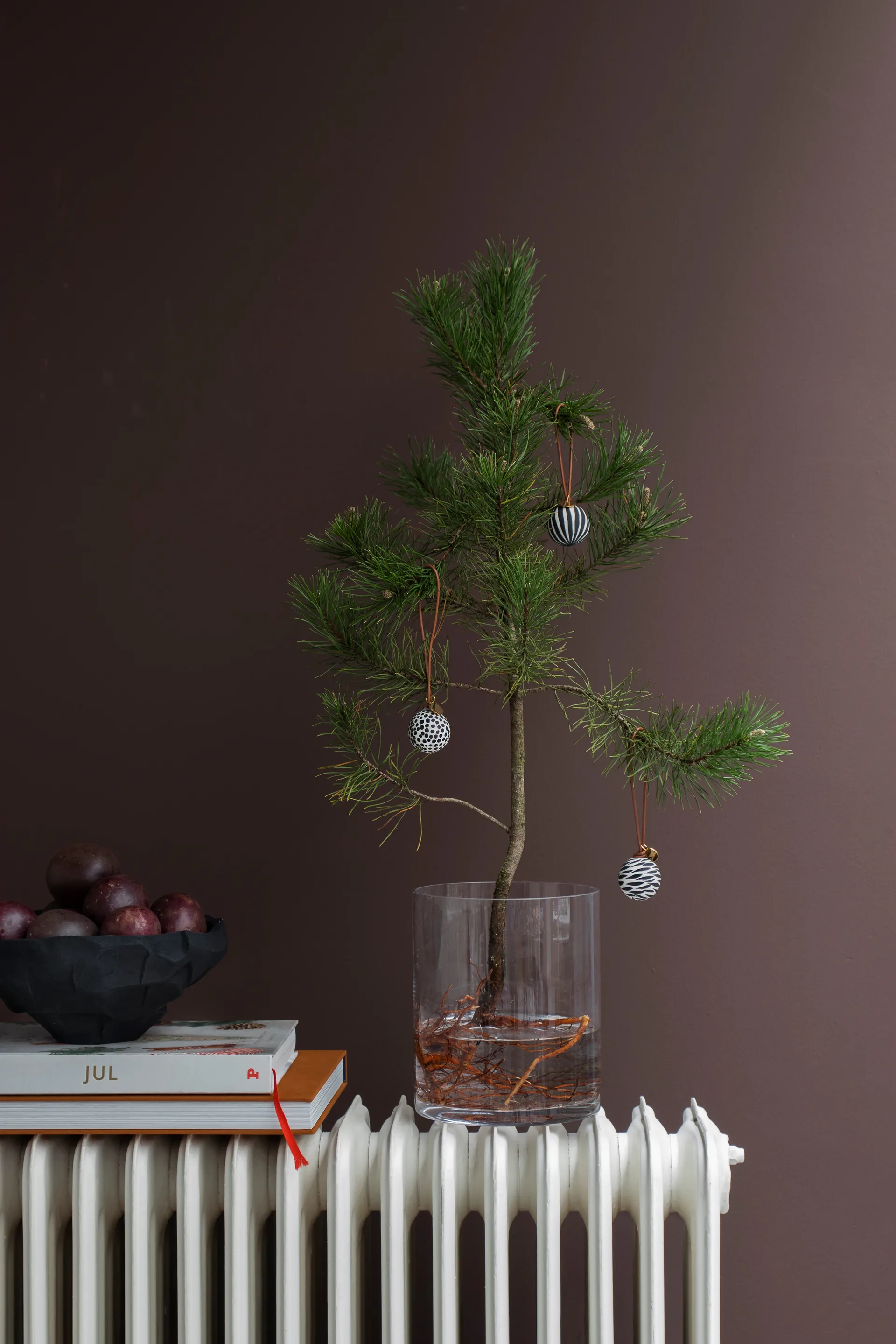 Globe Christmas bauble 3 pieces, Black Mette Ditmer