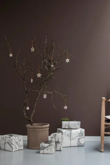 Globe Christmas bauble 3 pieces - Walnut - Mette Ditmer