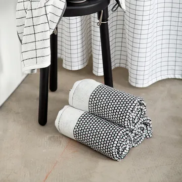 Grid towel 70x140 cm - Black-off white - Mette Ditmer