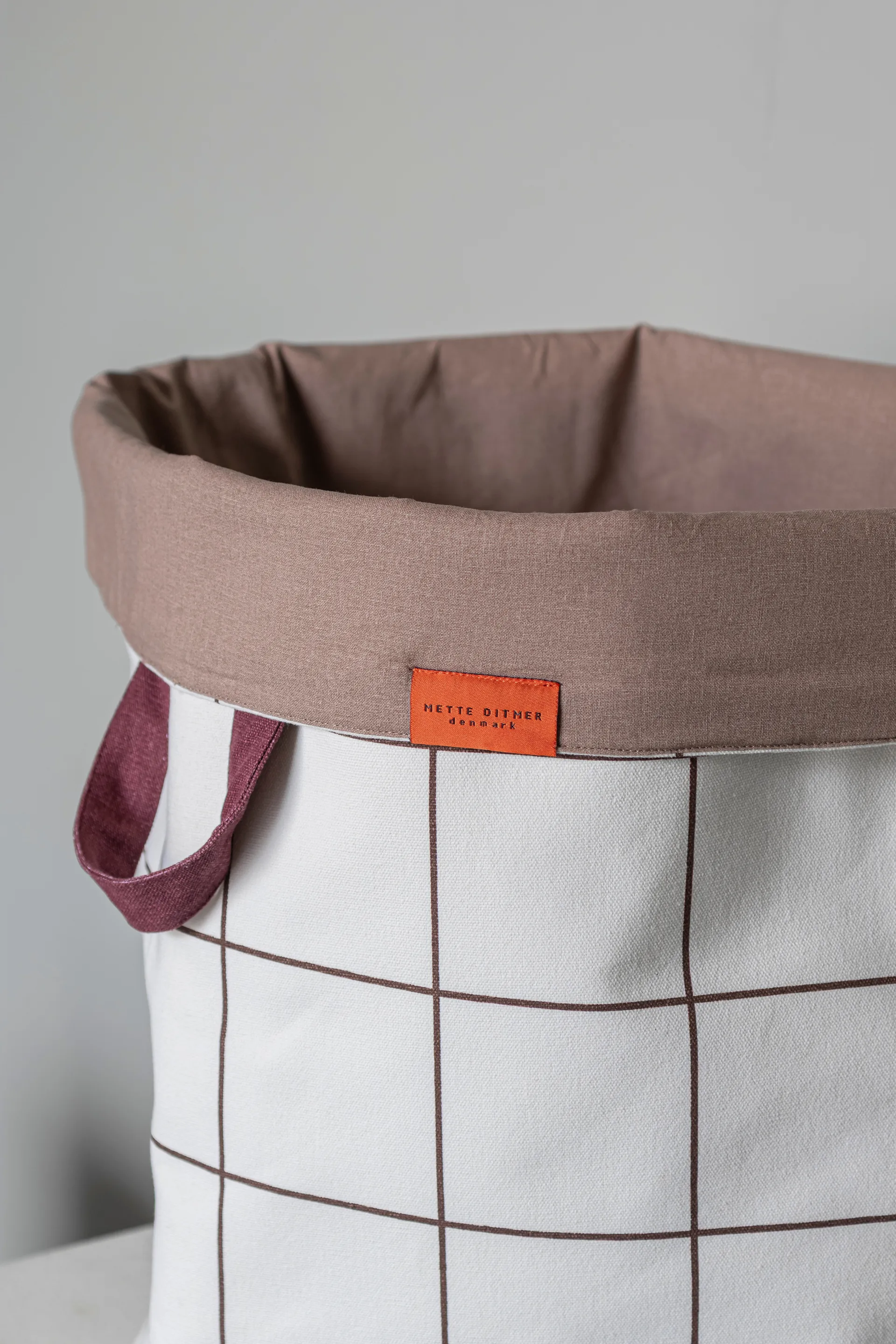 Mesh laundry basket Ø40x50 cm, Brown-Off-white Mette Ditmer