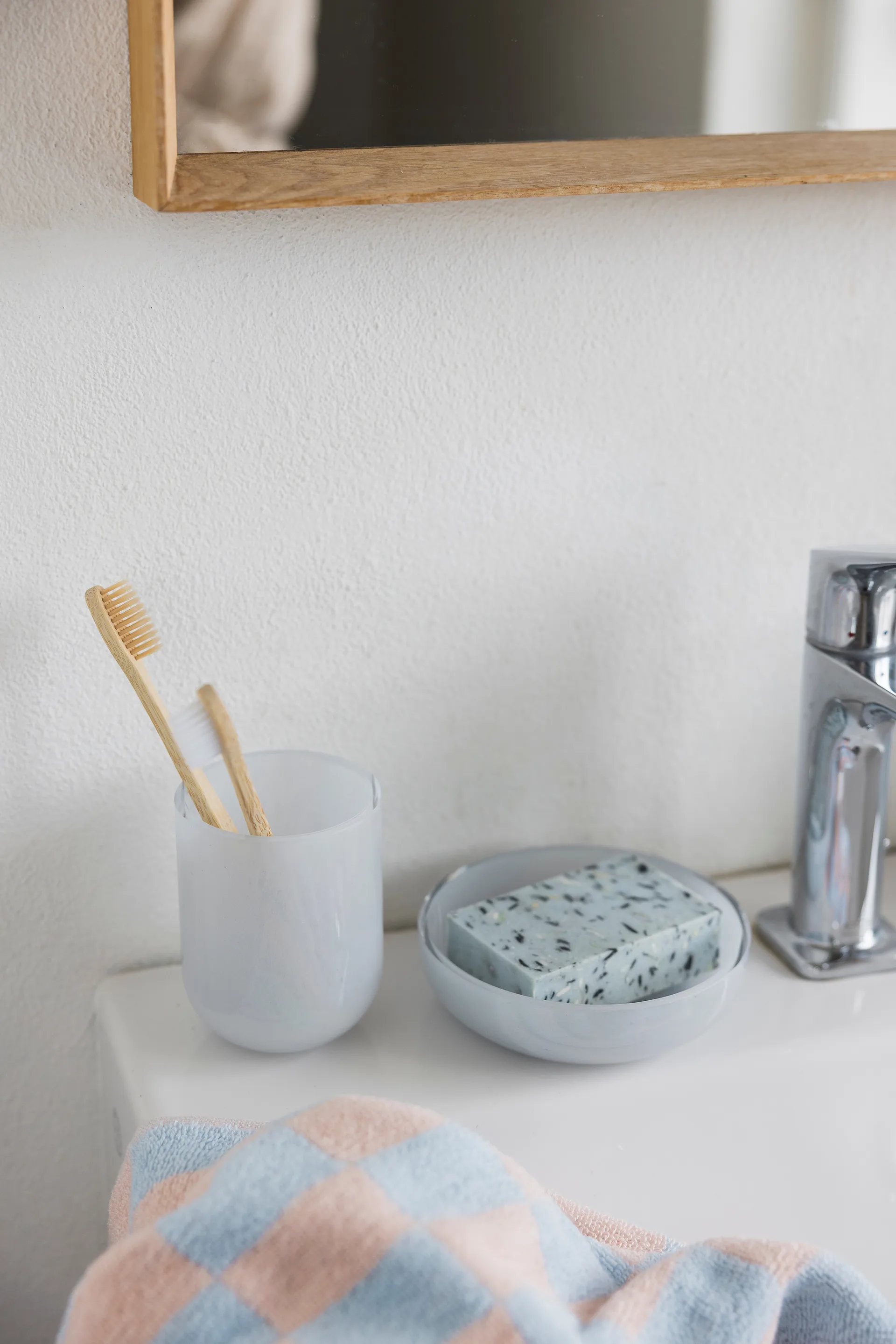 Opal toothbrush holder, Light blue Mette Ditmer