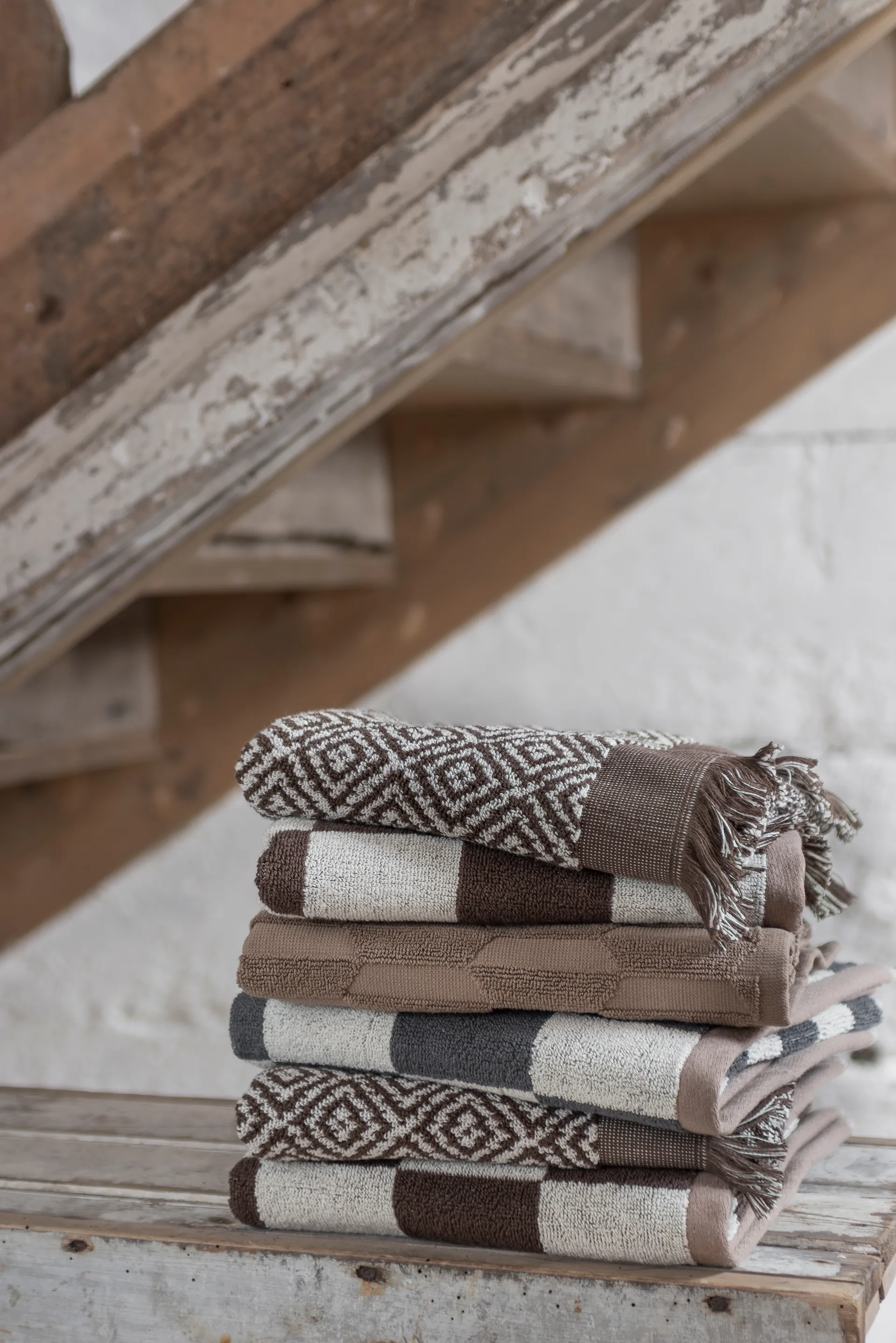 Retro towel, Chocolate, 70x133 cm Mette Ditmer