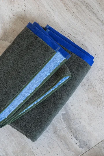 Soft bath towel 70x133 cm - Dark olive-light blue - Mette Ditmer