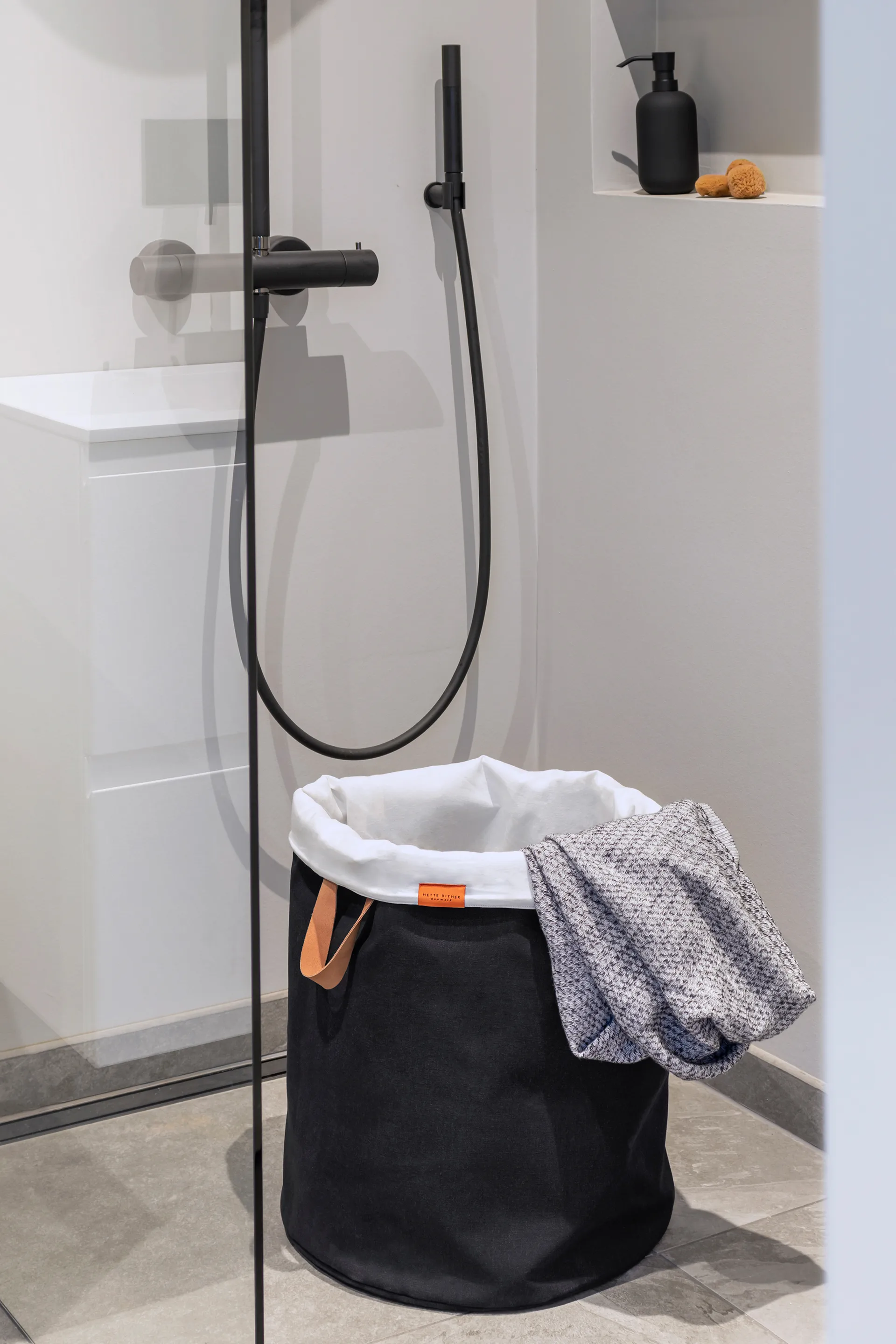 Sort It laundry basket, Black Mette Ditmer