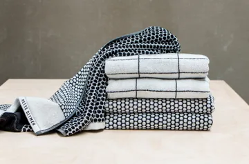 Tile Stone guest towel 38x60 cm 2 pack - Black-Off-white - Mette Ditmer