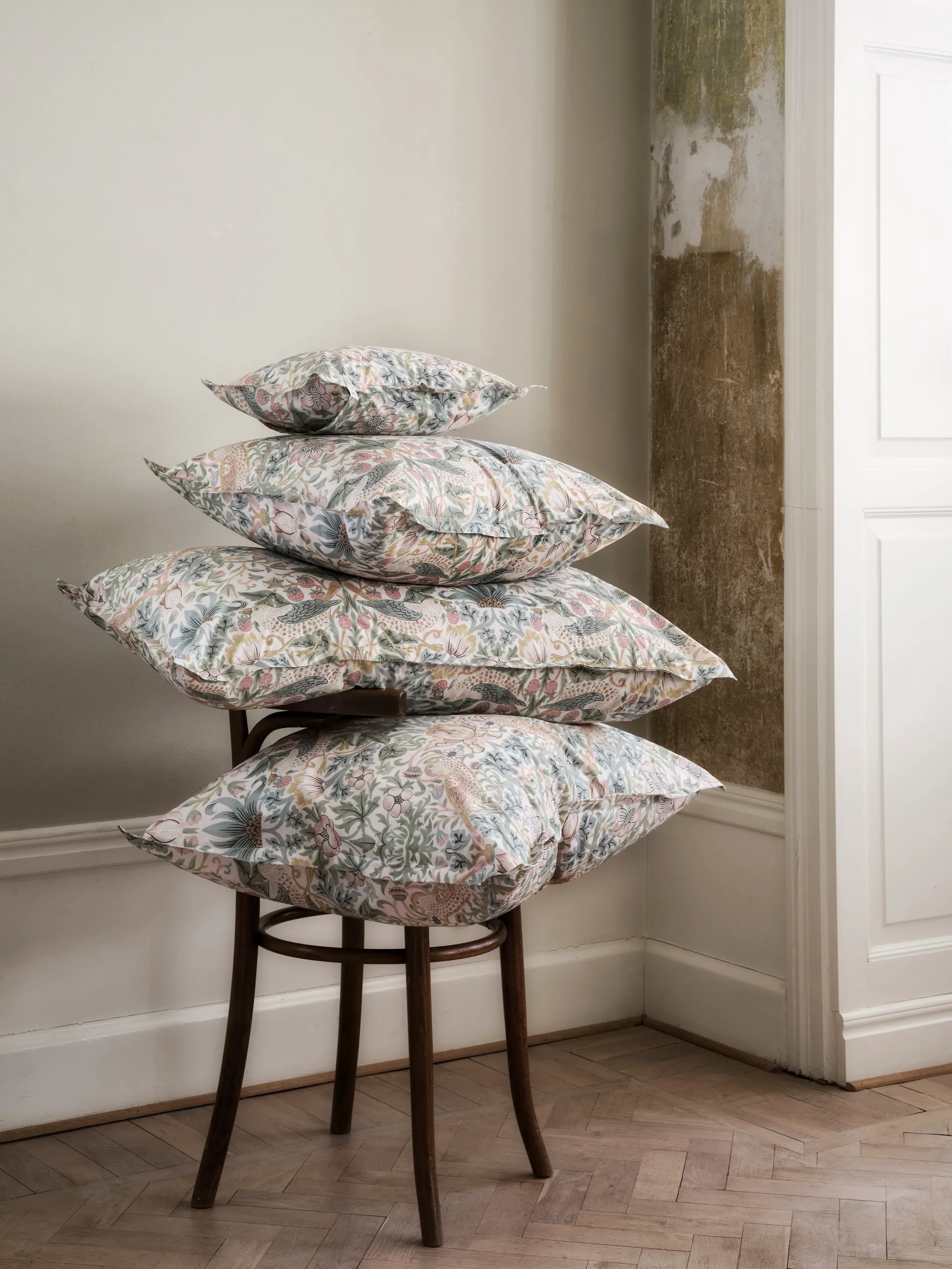 Morris & Co. Strawberry Thief Pillowcase, Green, 50x90 cm Mille Notti