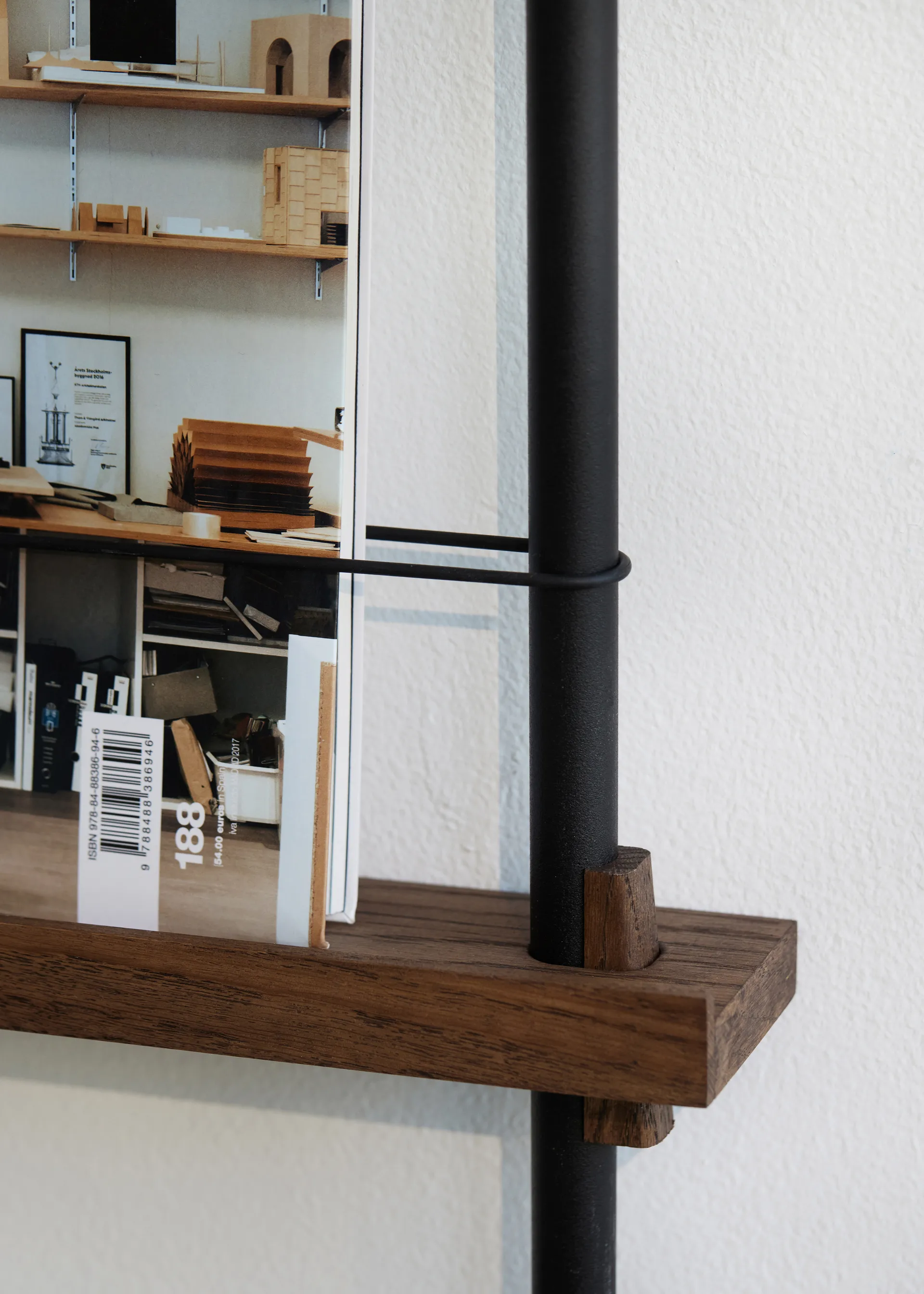 Moebe magazine rack, Smoked oak-black MOEBE