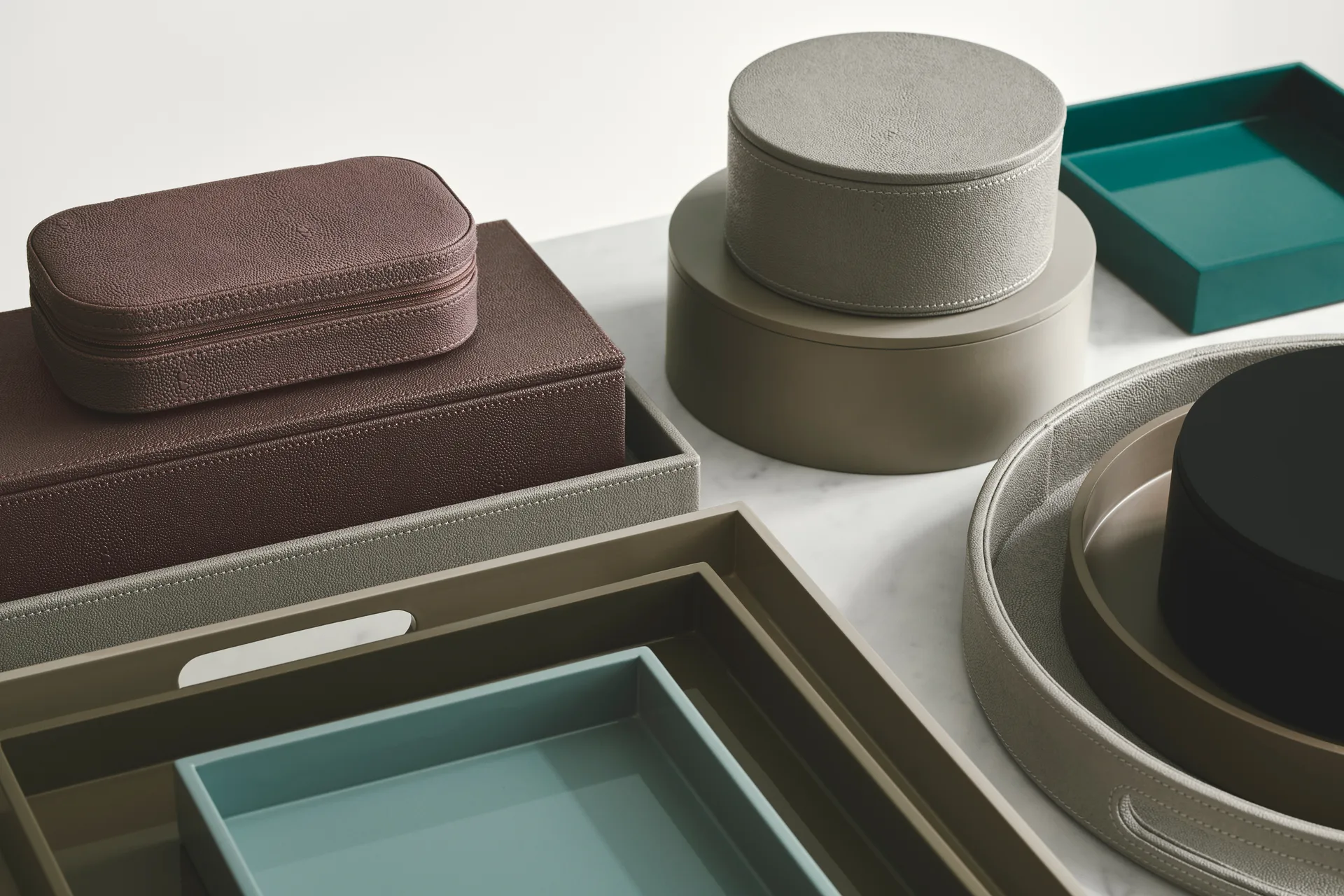 Matte lacquered storage box Ø20x7 cm, Fawn Mojoo