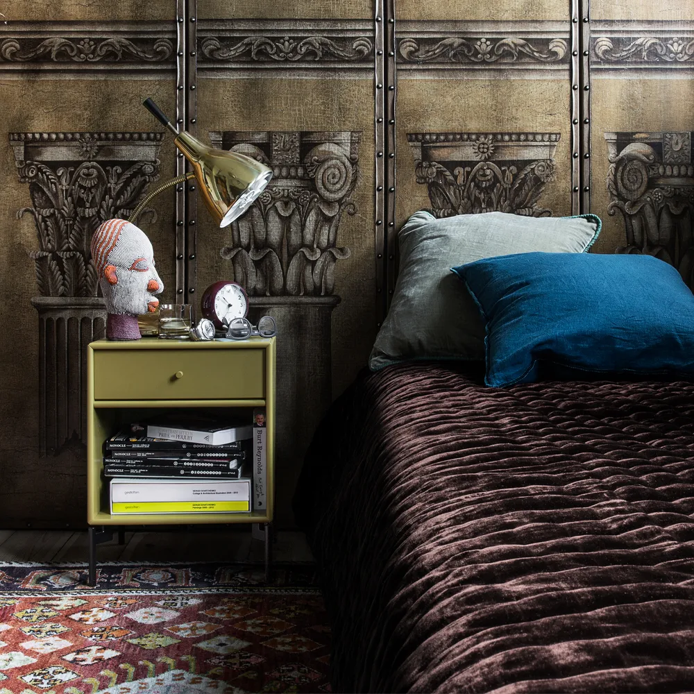 Dream bedside table, Rosehip 145, chrome legs Montana