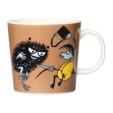 Stinky in action Moomin mug - Brown - Moomin Arabia