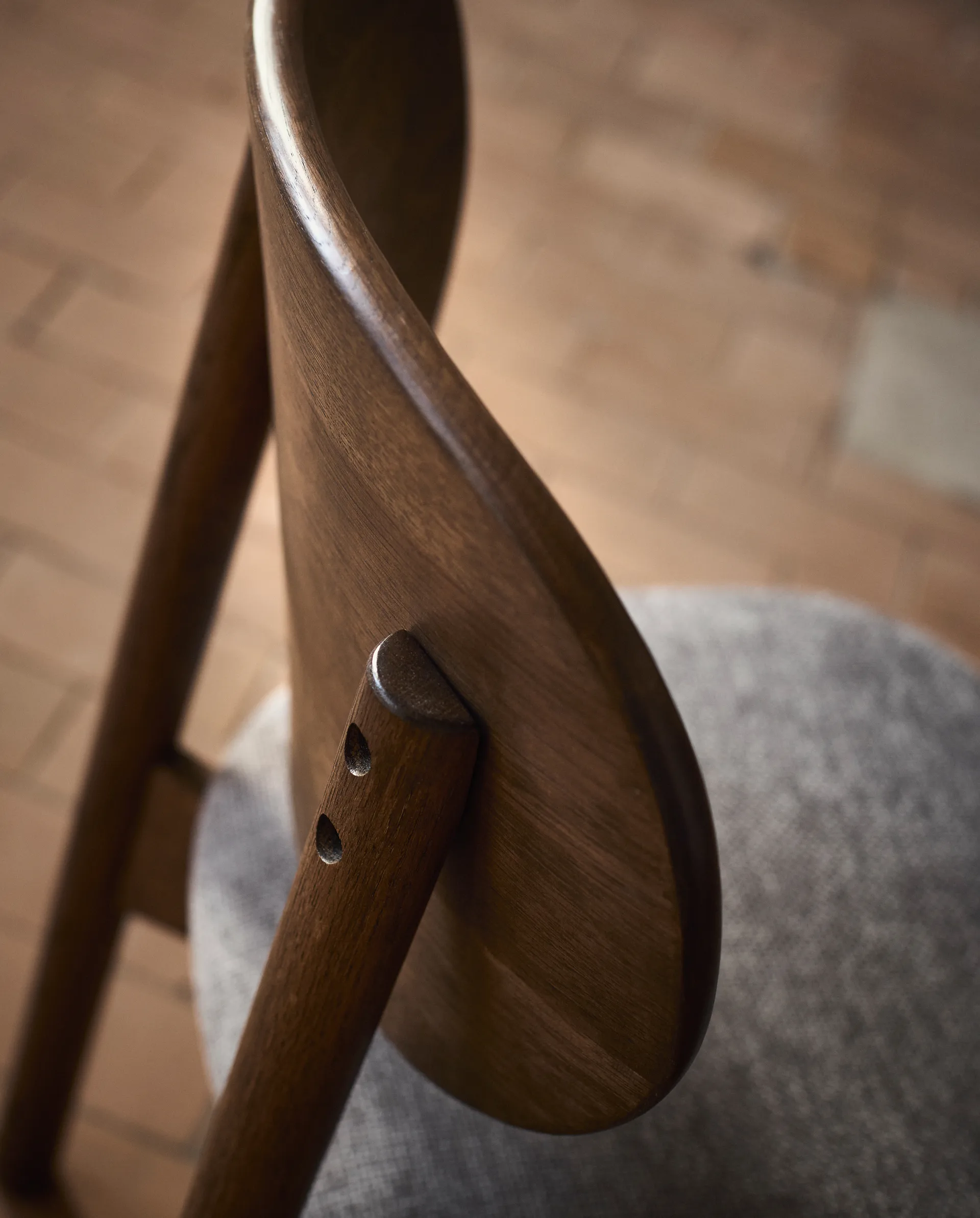 Oka chair, Dark oiled oak, grey MUUBS