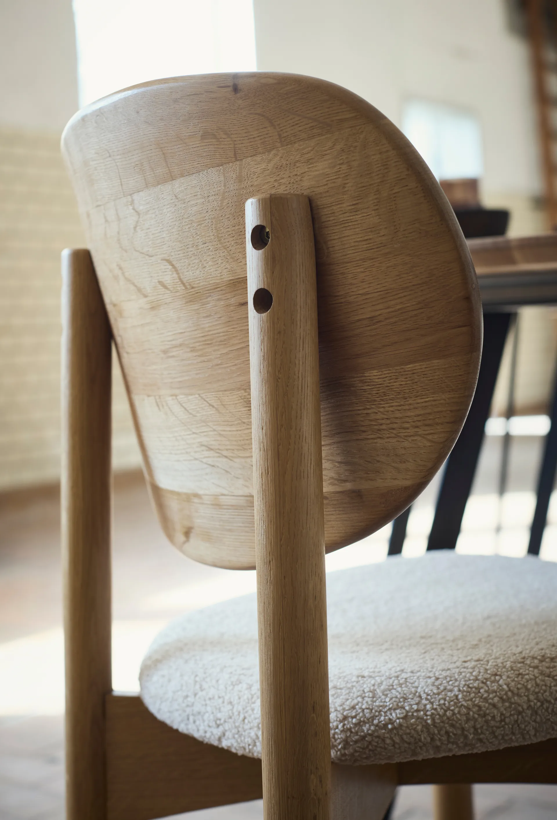 Oka chair, Natural oiled oak, sand MUUBS
