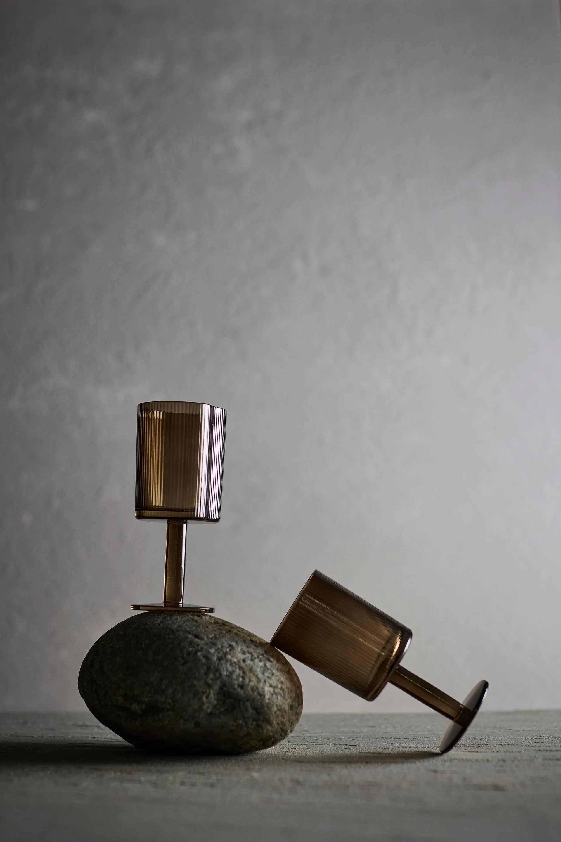 Ripe red wine glass 29,5 cl, Smoked brown MUUBS