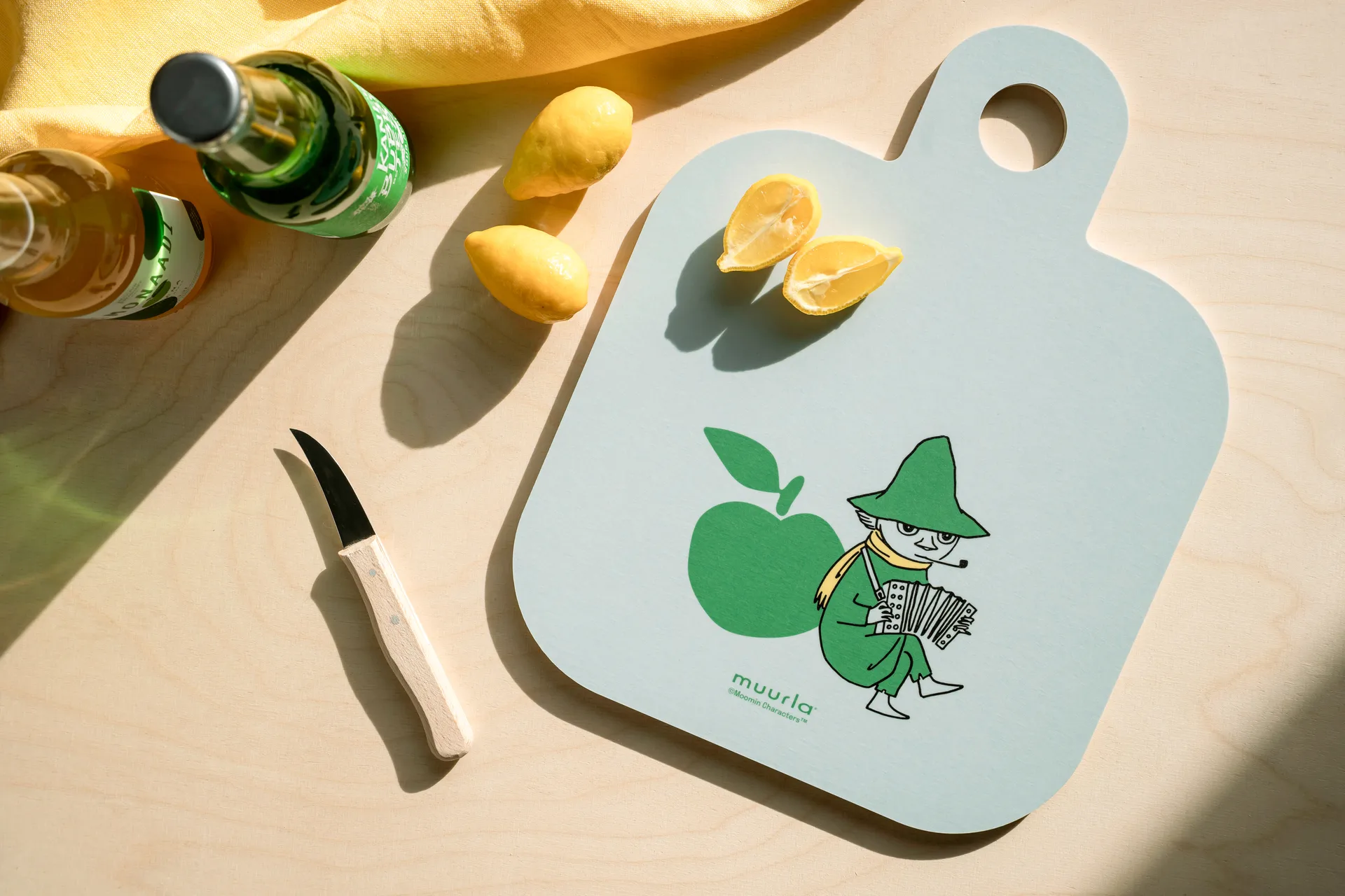 Mumin Chop & Serve chopping board 25x32 cm, Joyfull Apples Muurla