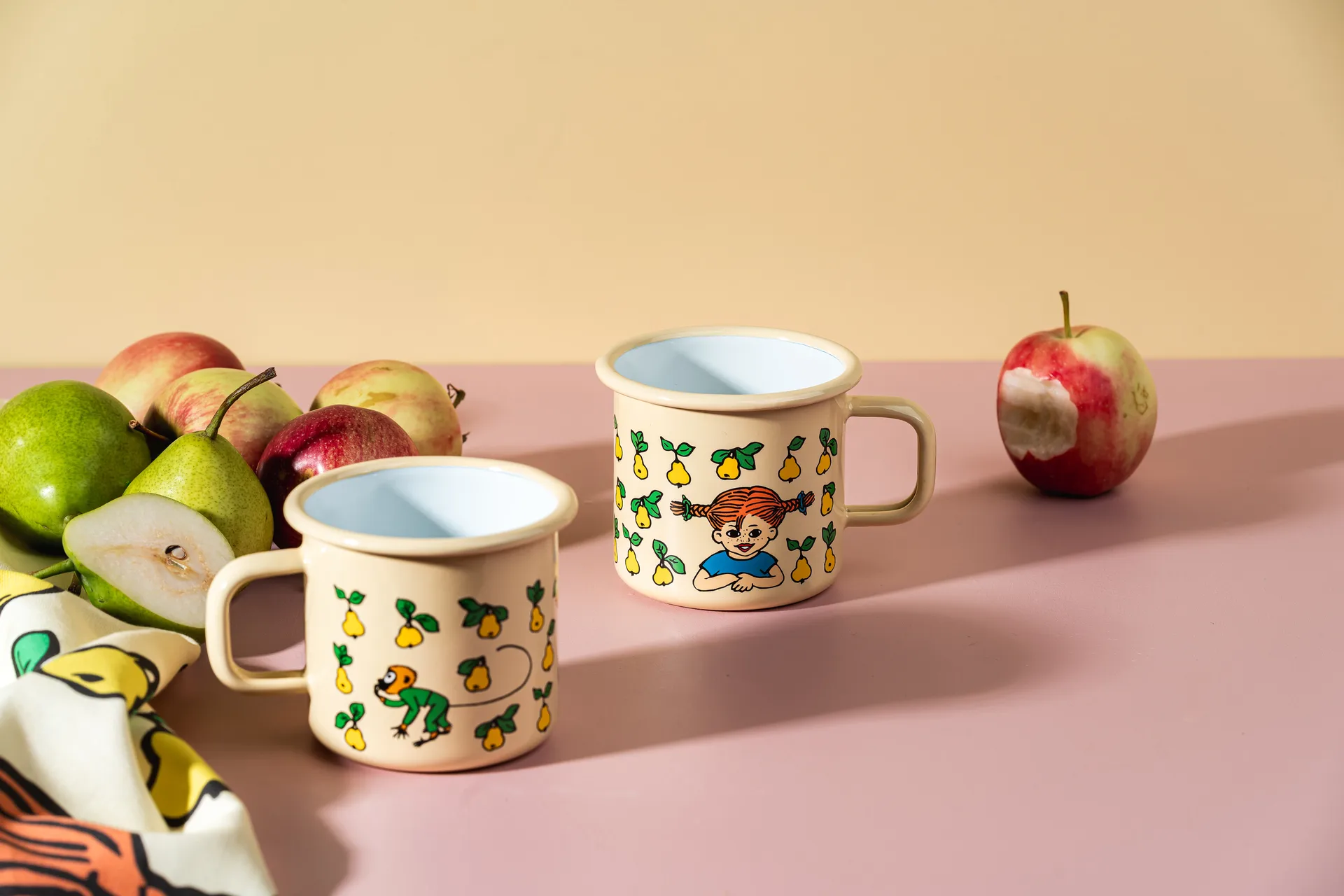 Pippi Longstocking enamel mug 3.7 dl, Fruits Muurla