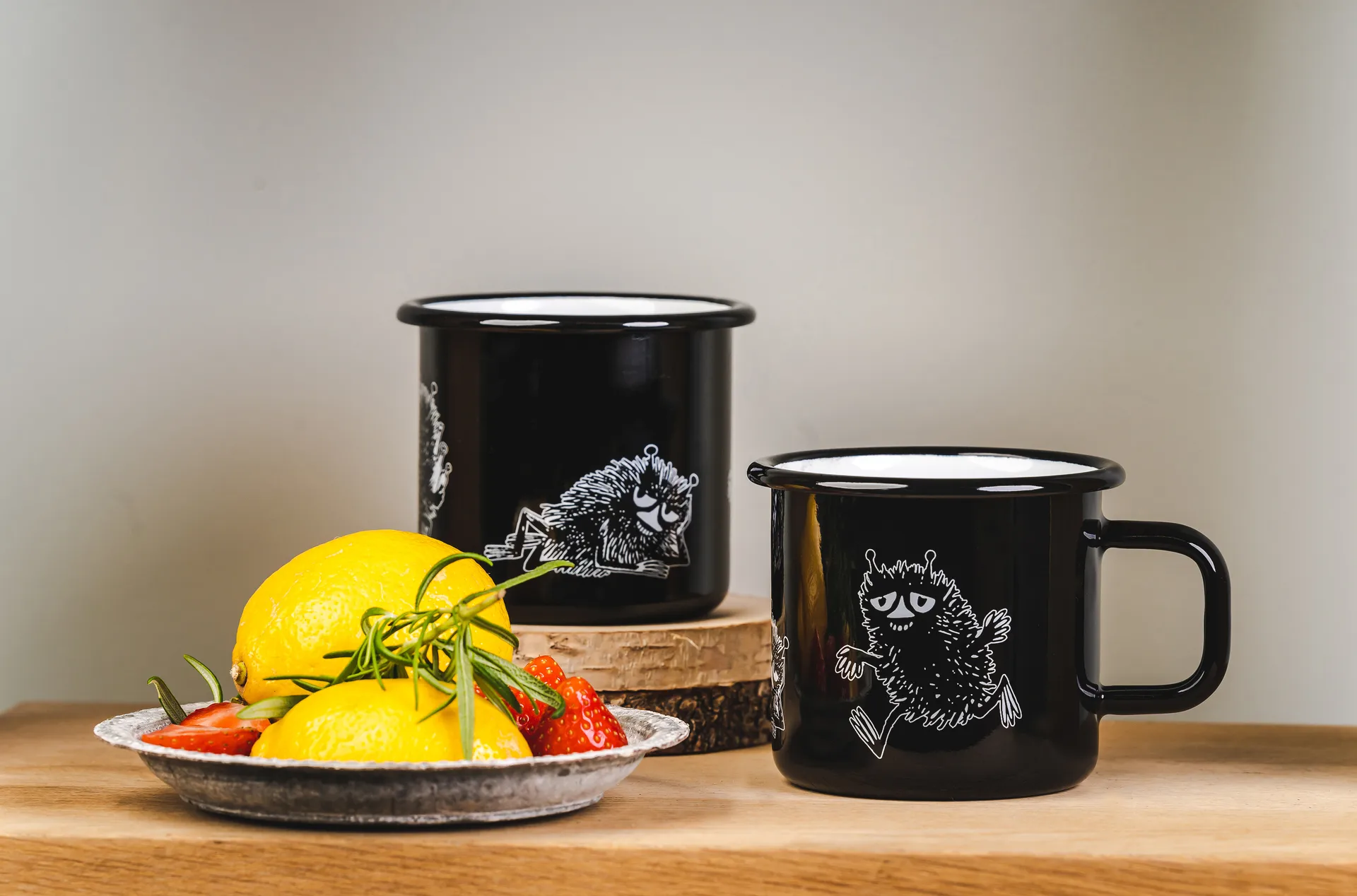 Stinky enamel mug 37 cl, Black Muurla