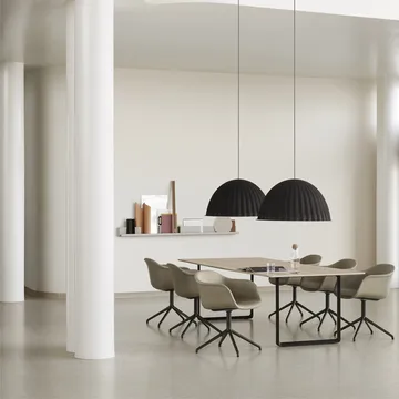 70/70 dining table 295x108 cm - Solid oak-Sand - Muuto