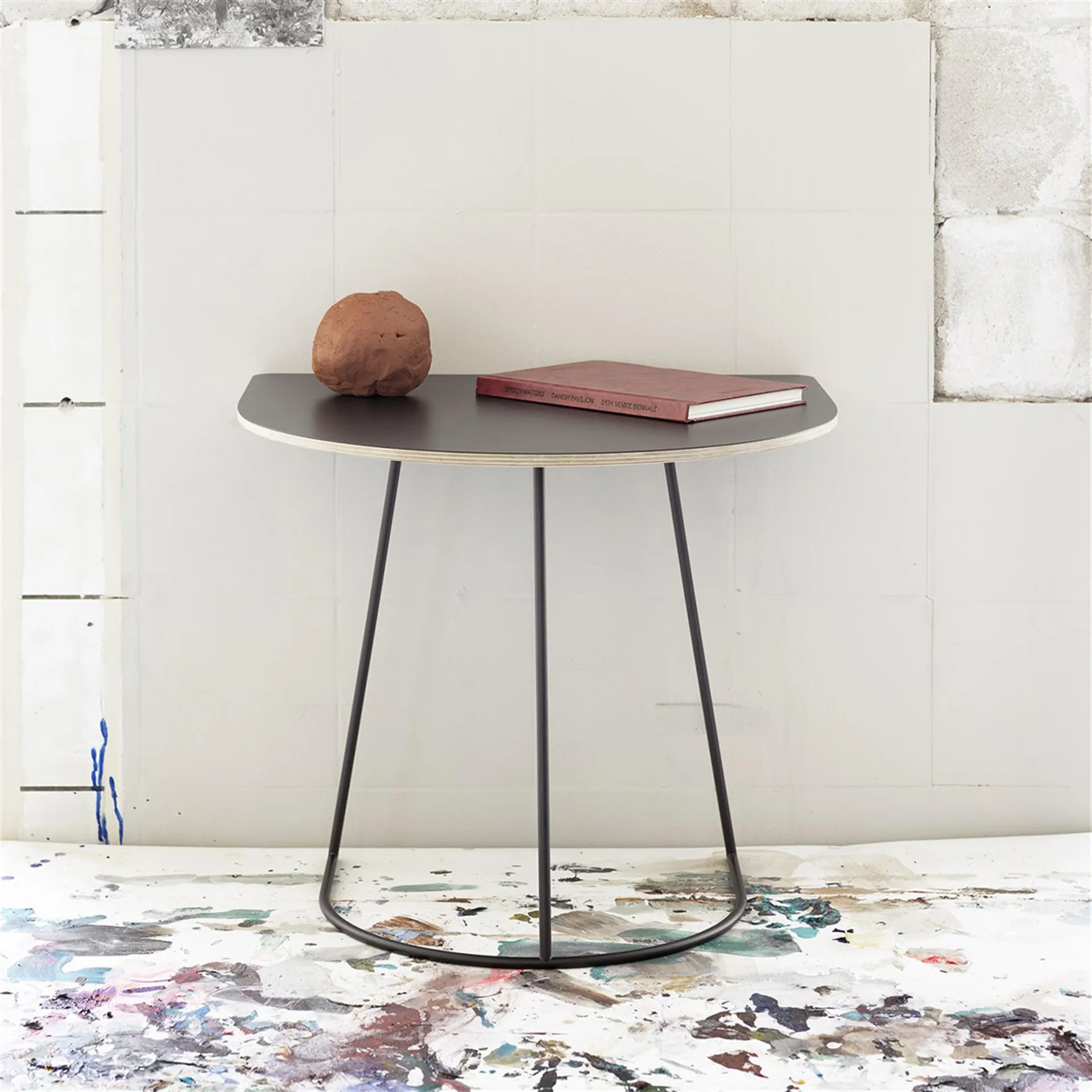 Airy sofa table half size, Black Muuto