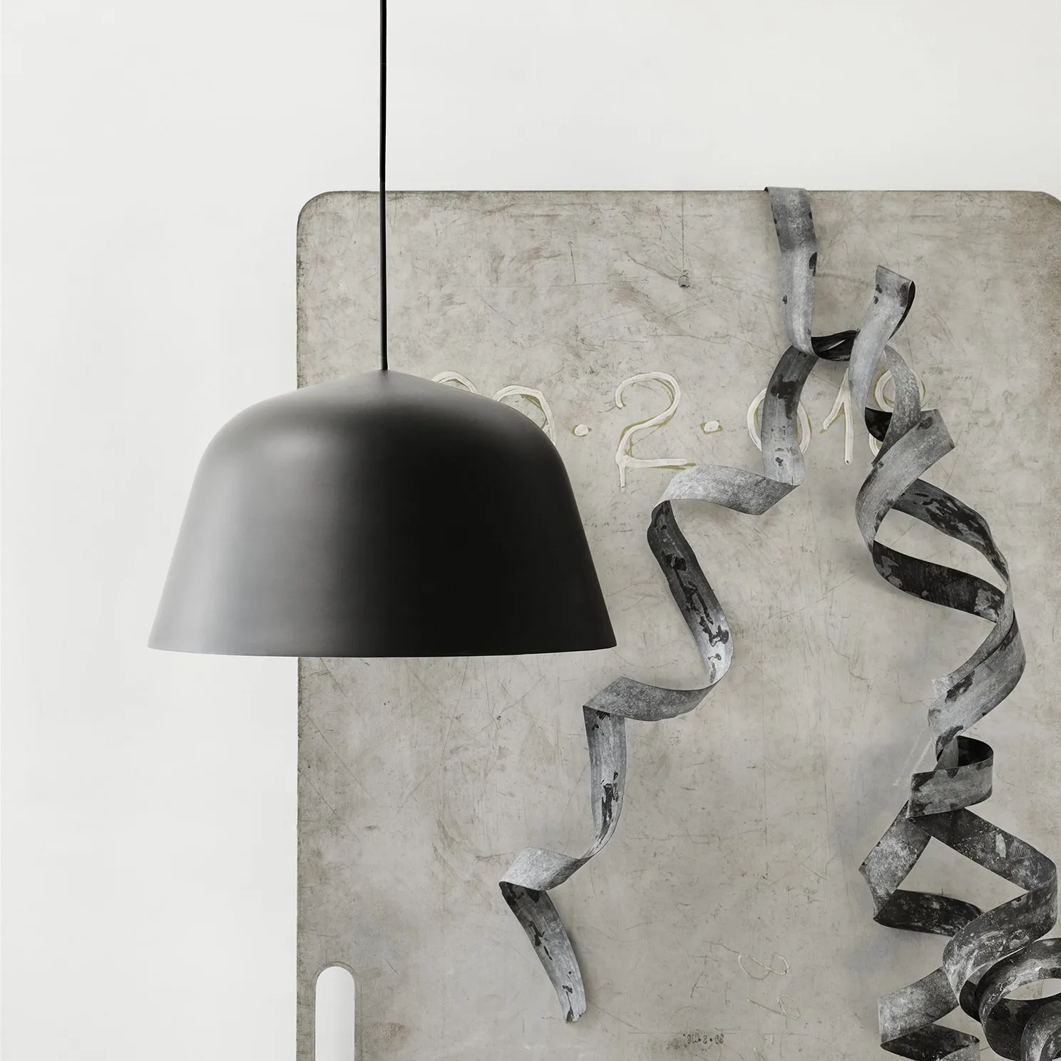 Ambit ceiling lamp Ø25 cm, black Muuto