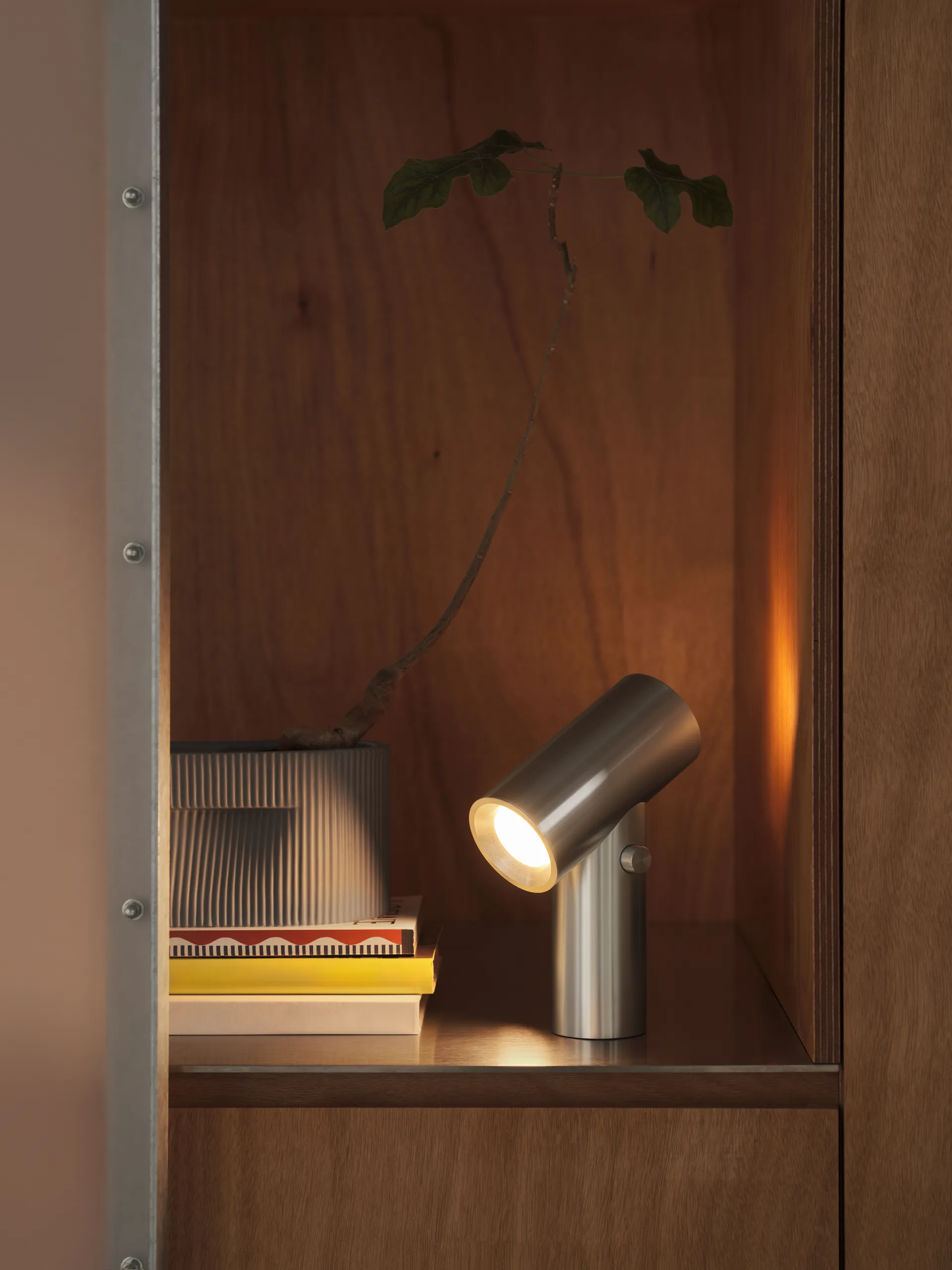 Beam portable table lamp, Aluminium, 26.2 cm Muuto