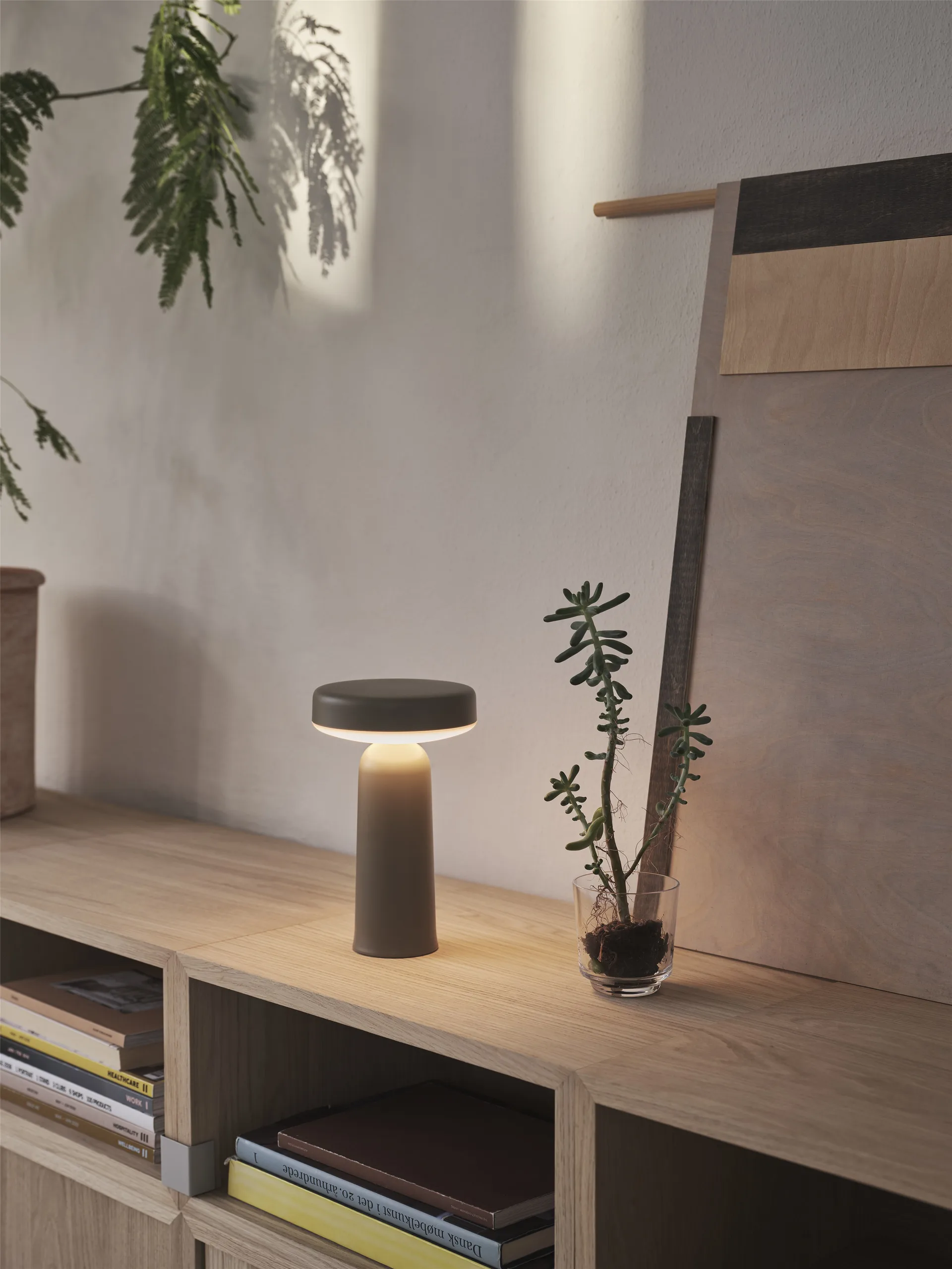 Ease portable table lamp 21.5 cm, Taupe Muuto