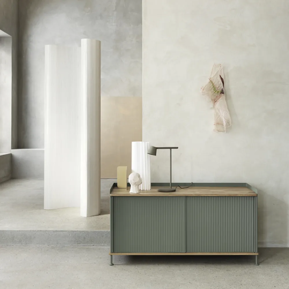 Enfold Low Side table, Black-oak-metal Muuto