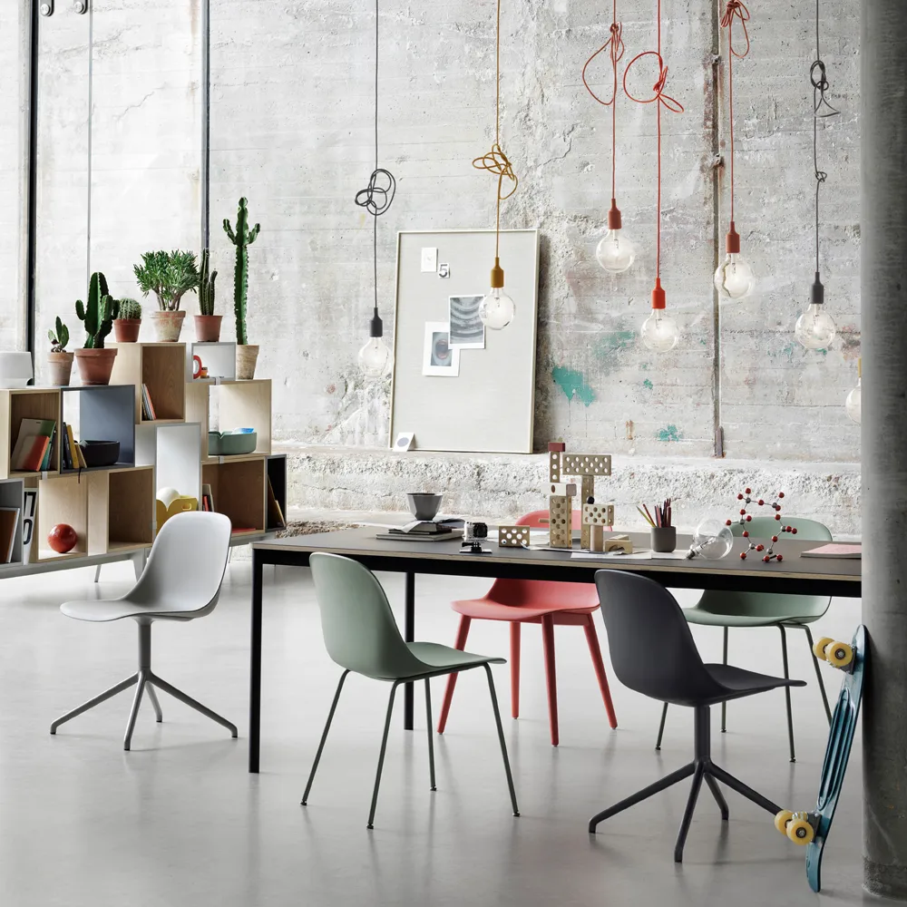 Fiber chair steel sled base plastic seat, Black-anthracite black Muuto