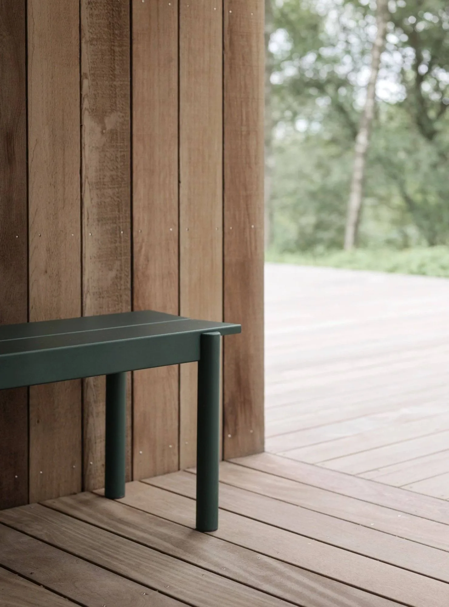 Linear steel bench 110 cm, Dark green Muuto