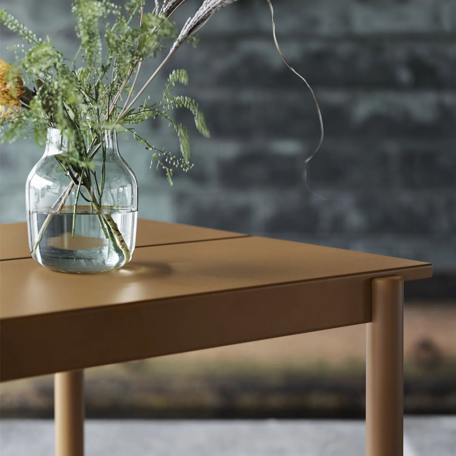 Linear steel table 75x200 cm, Burnt orange Muuto