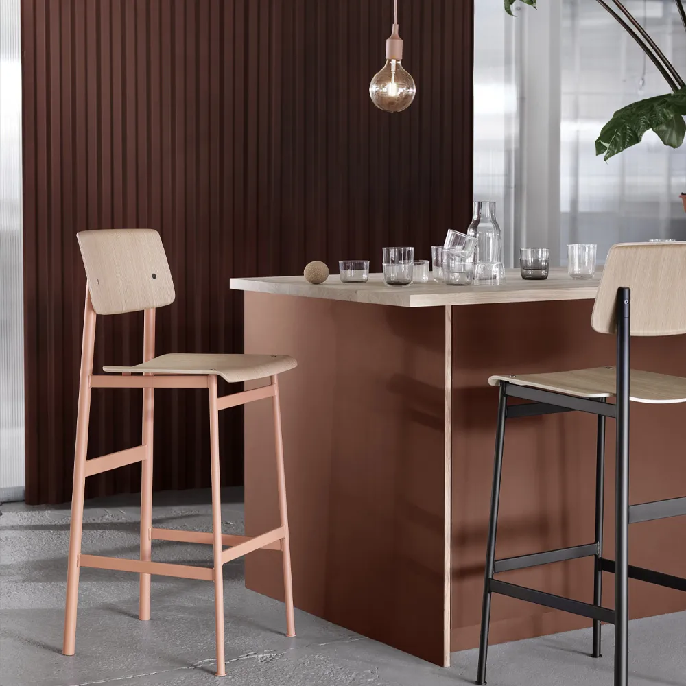 Loft barstool, Oak-high-dusty green steel legs Muuto