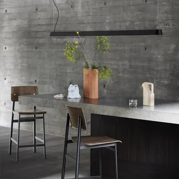 Loft barstool - Oak, low, black steel legs - Muuto