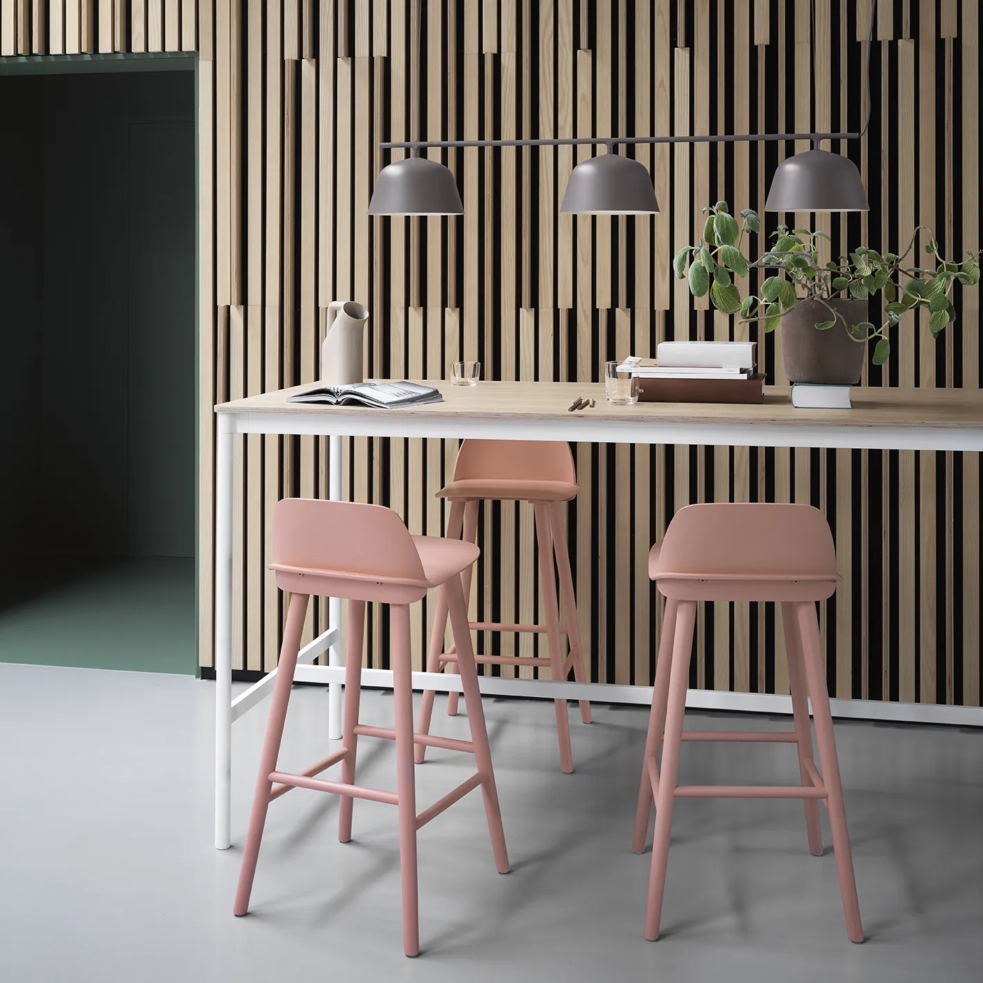 Nerd Barstool, tan rose Muuto