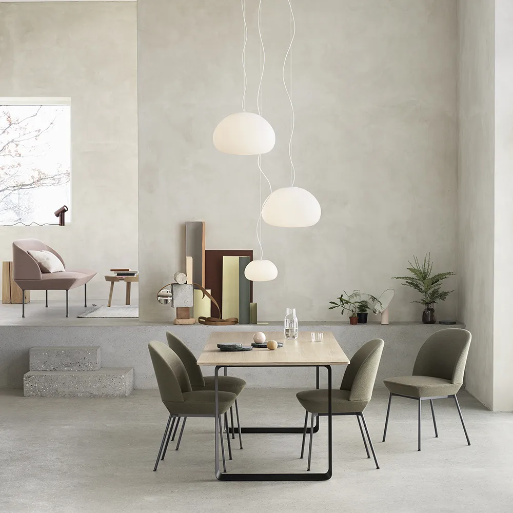 Oslo side chair fabric upholstered, Twill weave 530-Anthracite Muuto