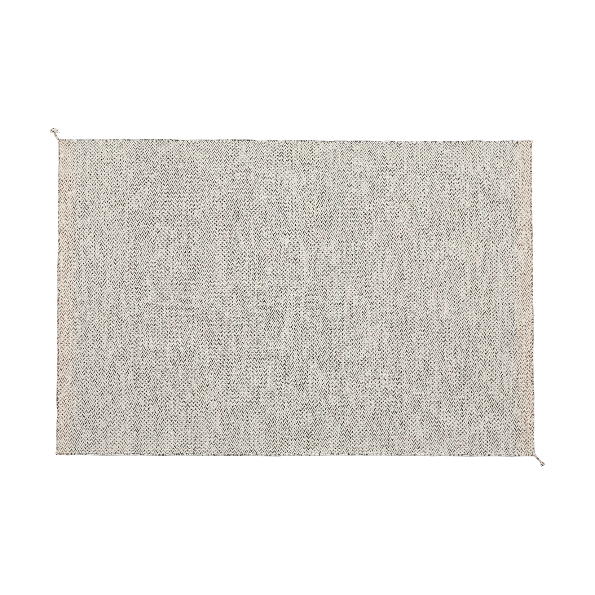 Ply rug 170x240 cm, Black-white Muuto
